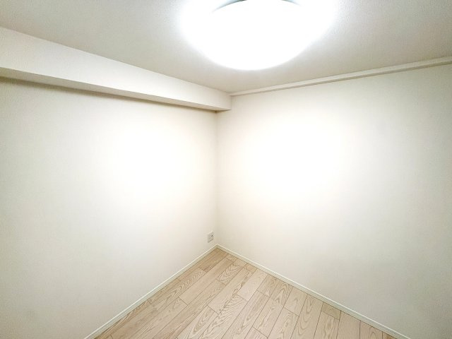 音羽サンハイツの洋室|音羽サンハイツ：約３．３帖の洋室です！