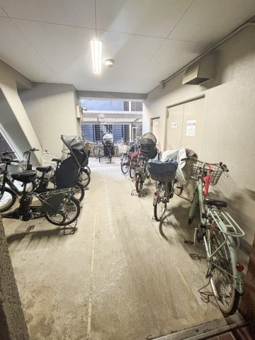 音羽サンハイツの駐輪場|音羽サンハイツ：敷地内に駐輪場・バイク置場ございます！（空き要確認）