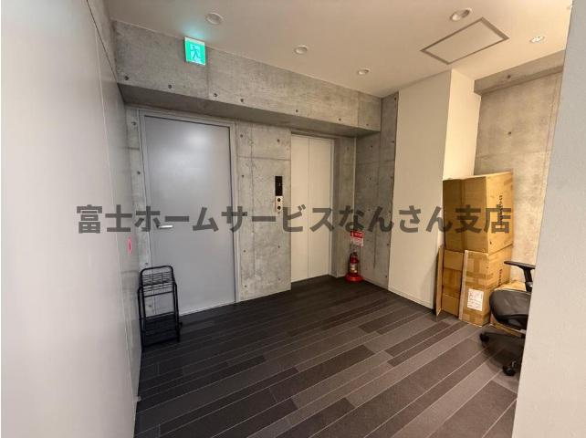 b.MINAMISENBAの玄関