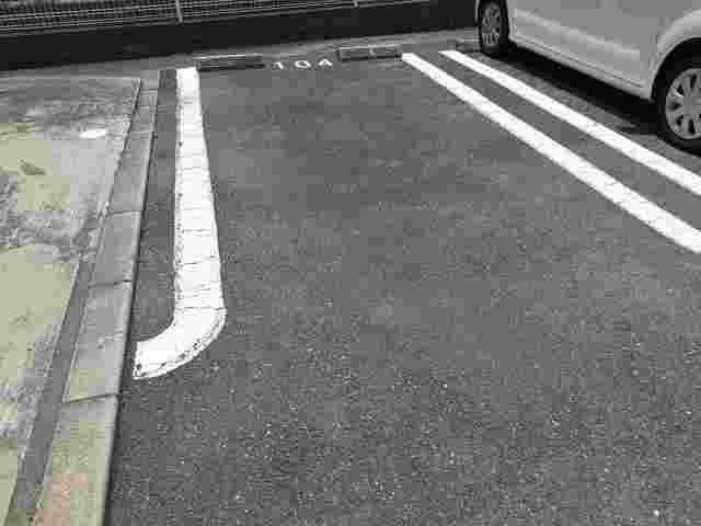 ヴィラデルソーレの駐車場