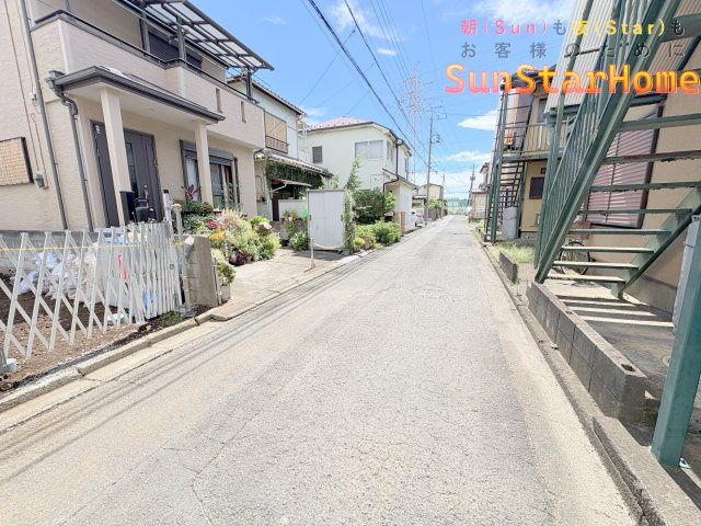 【サンスターホーム】入間市東町5丁目　新築戸建の前面道路含む現地写真