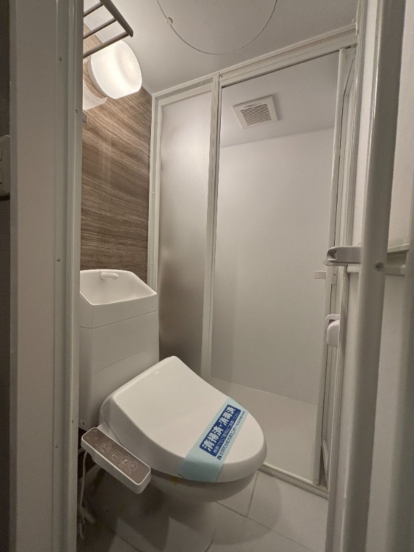 ルネ御苑プラザのトイレ|ゆったりとした空間のトイレです