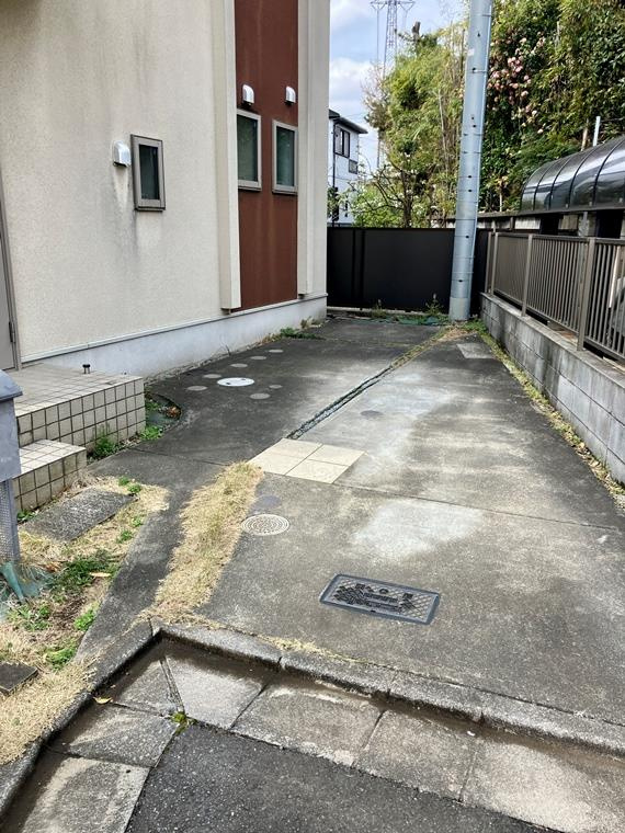 新町戸建の駐車場|駐車スペースもあります