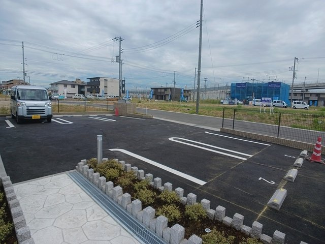 モンレーヴみのりの駐車場