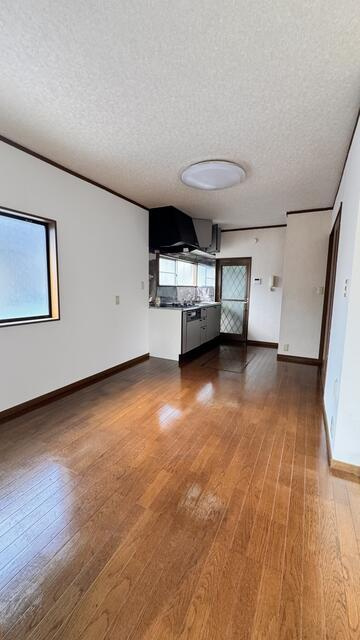 保塚町貸家の居間・リビング
