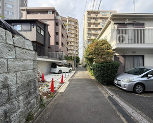 【前面道路含む現地写真】