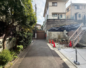 【前面道路含む現地写真】