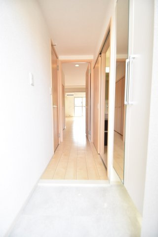 大阪市城東区蒲生２丁目の賃貸マンションの玄関