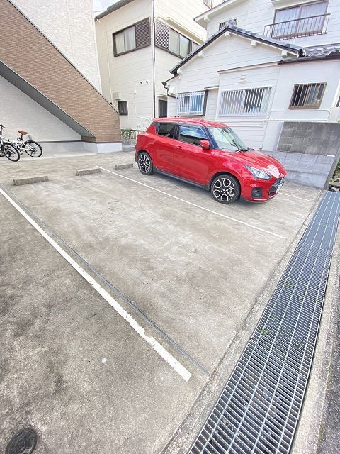 サンティエ園田の駐車場