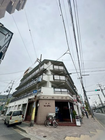甲南メゾン春日の外観