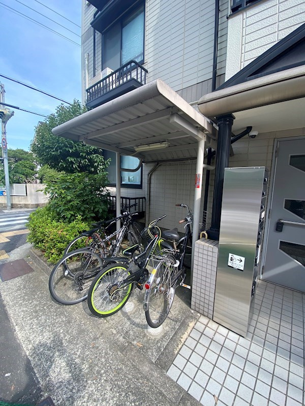 セルビシオ本山の外観