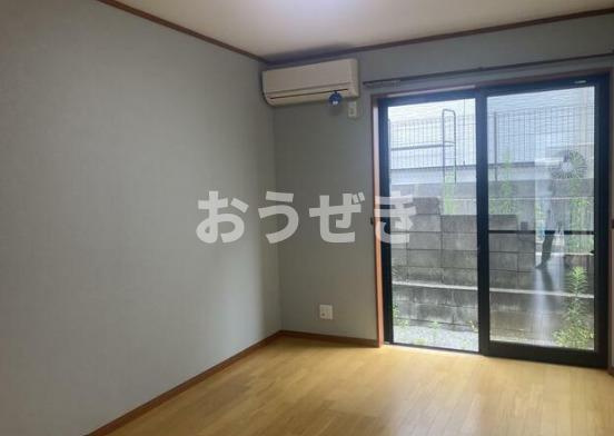 戸塚区汲沢３丁目戸建の居間・リビング