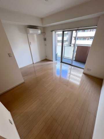 クロスレジデンス大阪新町の寝室