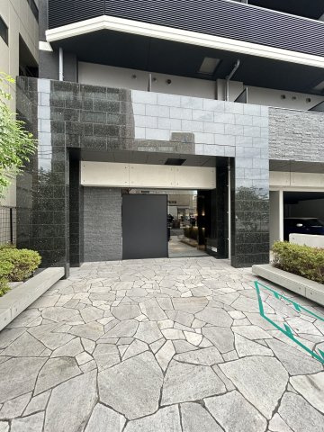 S-RESIDENCE難波大国町Deuxのエントランス