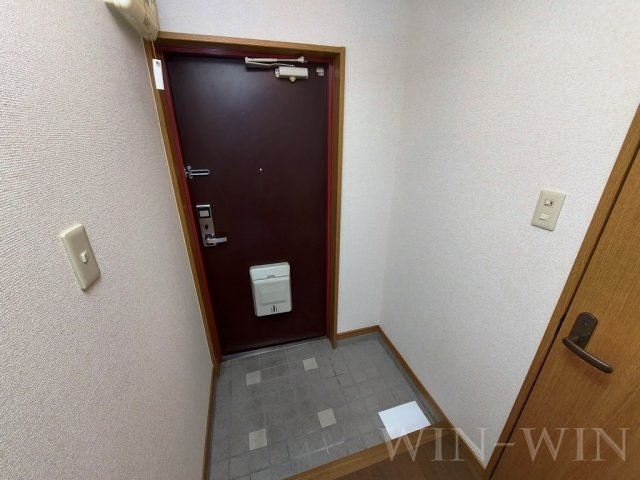 スカイウィング草間の玄関|イメージ（同建物内別部屋の写真です）