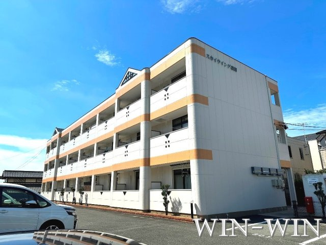 スカイウィング草間の外観