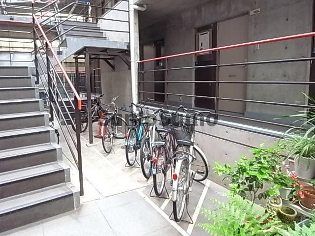 プリエールJR塚口駅前のエントランス