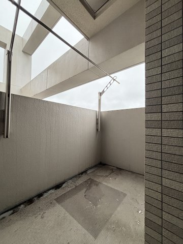 ネストピア県庁口駅前のバルコニー