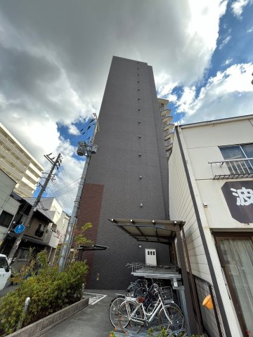 アークグラン大阪WESTの外観|落ち着いた雰囲気の外観です