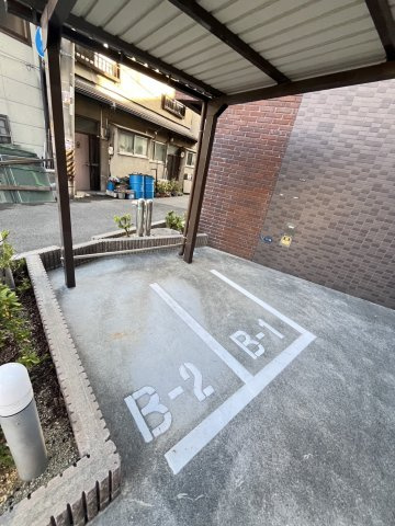 アークグラン大阪WESTの駐車場|駐車場があります