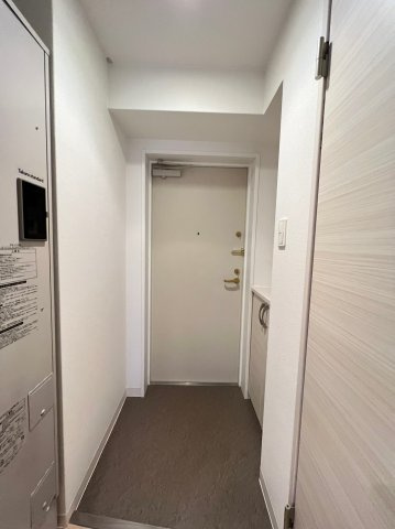 WINGCOURT船場の玄関