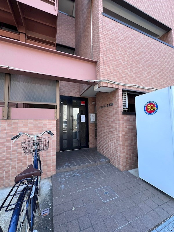 ブランドール本田のエントランス