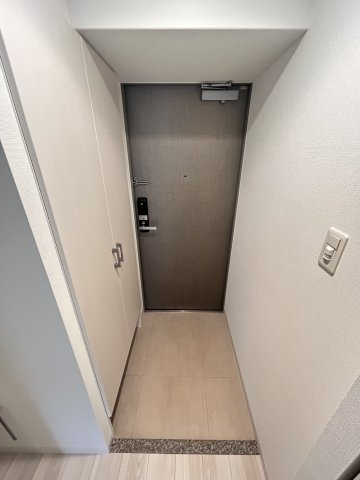 エスリード谷町四丁目の玄関