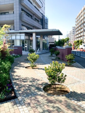 グランイーグル多摩川アリビオのエントランス|グランイーグル多摩川アリビオ：「六郷土手」駅徒歩５分！