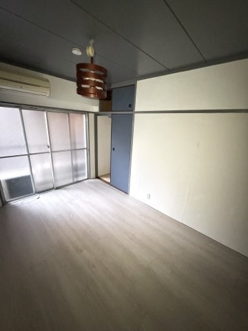 シャトレーゼ三宮の洋室