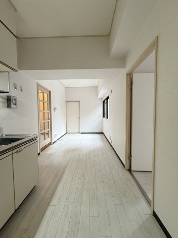 大阪市中央区南新町２丁目の賃貸マンションの居間・リビング