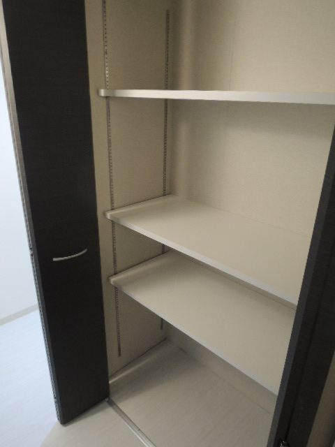 L・Isobe三宮の収納