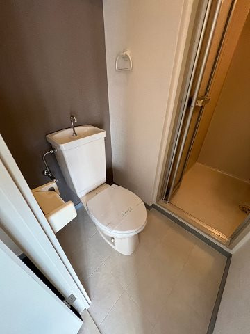 セレコート南立花のトイレ|落ち着いた色調のトイレです