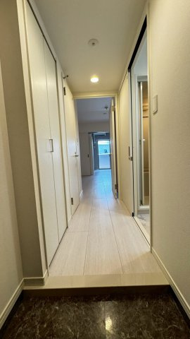Renoas HAKATAの玄関