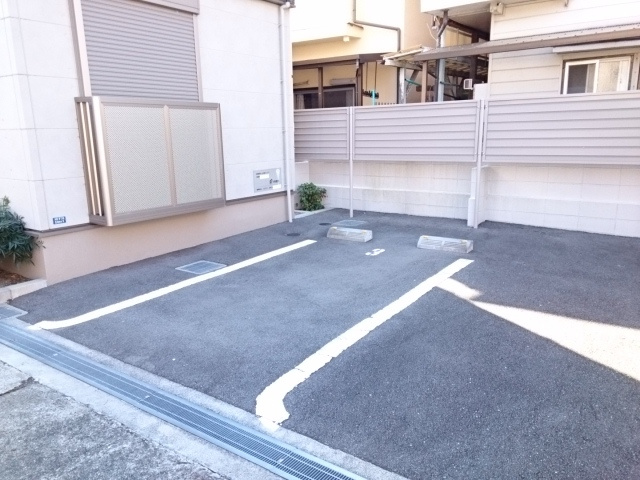 エクレール古結Ⅳの駐車場