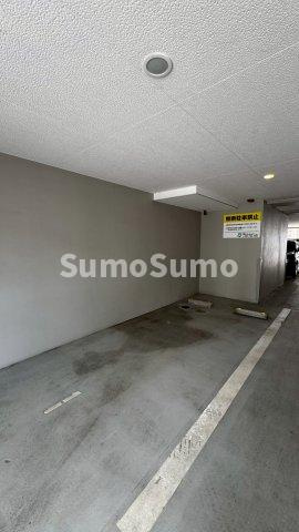 Renoas HAKATAの駐車場