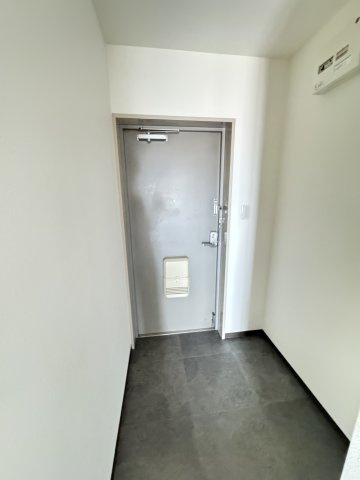 コーポサンルーツⅡの玄関
