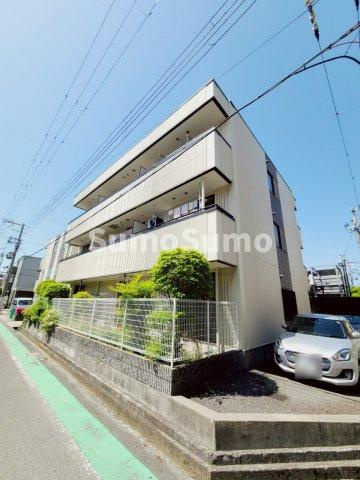 宝和マンションの外観