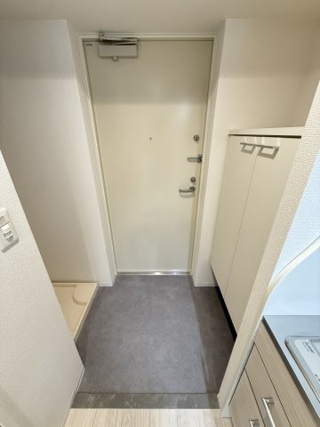 セレニテ谷町四丁目アリエの玄関