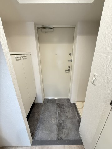セレニテ谷町四丁目アリエの玄関