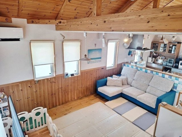 和歌山市栄谷　中古一戸建ての居間・リビング