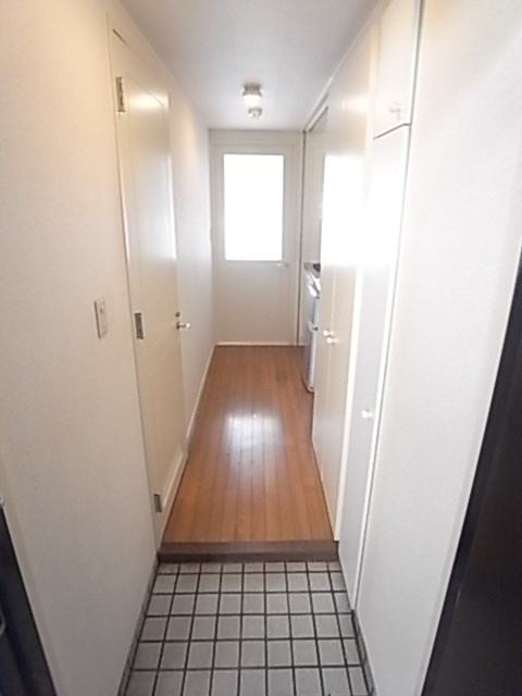 尼崎市武庫町２丁目のアパートの玄関