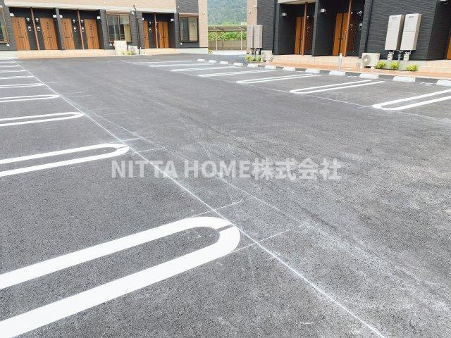イリアの駐車場|敷地内に駐車場を完備★