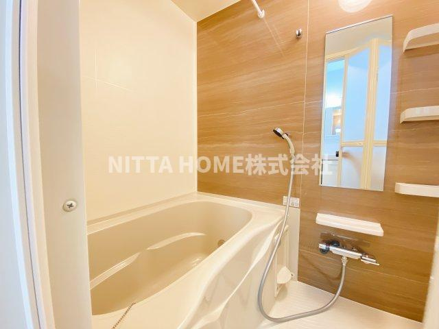 イリアの浴室|追い焚きや浴室乾燥などができる綺麗なバスルーム◎