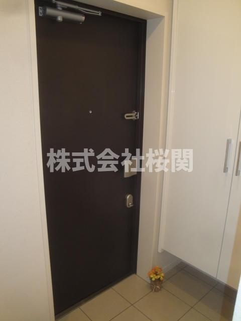 ミオカステーロ横濱吉野町ステーションフロントの玄関