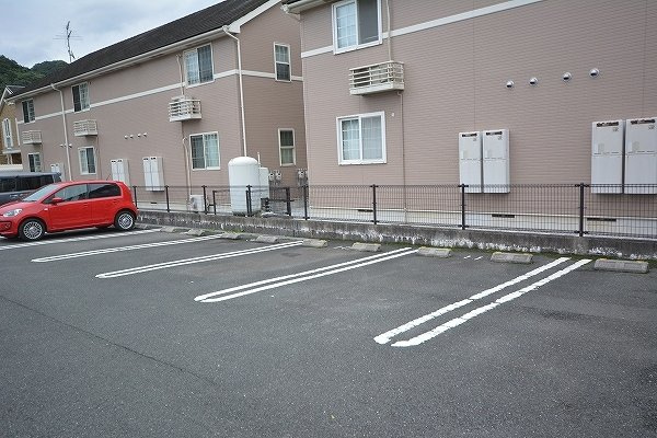 メイブリーズの駐車場|駐車場に車を止められます