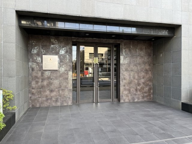 墨田区石原２丁目の賃貸マンションのエントランス