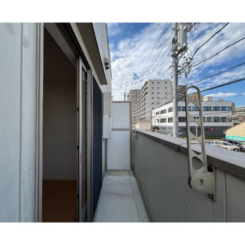 クレフラスト大曽根北A棟　名古屋市賃貸　仲介手数料無料のバルコニー
