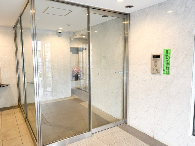 成増シティタワーのエントランス|成増シティタワー：オートロックも付いております！