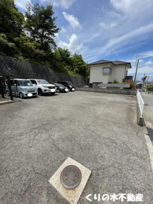 【駐車場】 | フローレス志々満ヶ丘 | 駐車場です