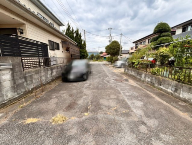 稲敷郡河内町生板　中古戸建の前面道路含む現地写真